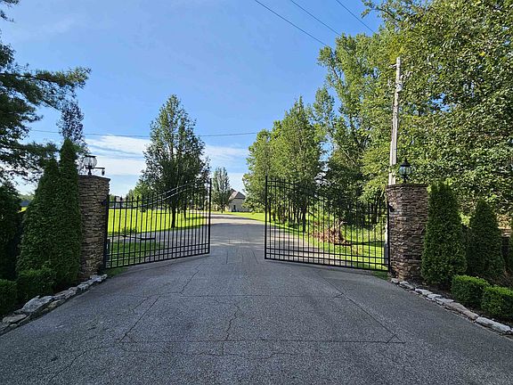 4th image of 85 Lake Pointe Cv #3