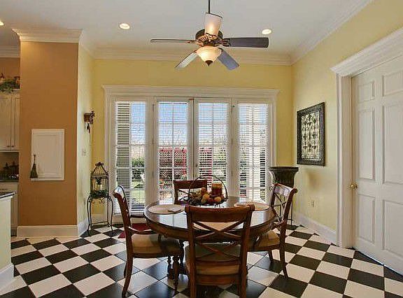 4th image of 21 Admiralty Ct