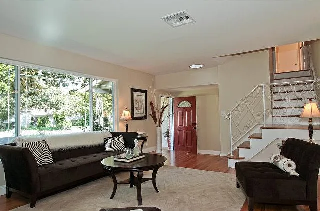 607 Bancroft St — Photo 3