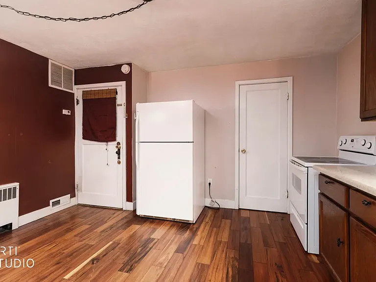 62 W 115 N #201 — Photo 9