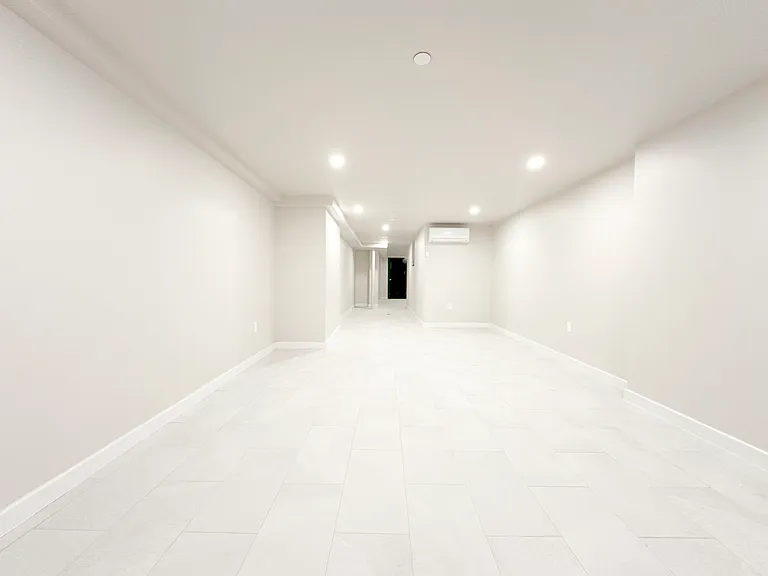 1666 Putnam Ave #1RR — Photo 11