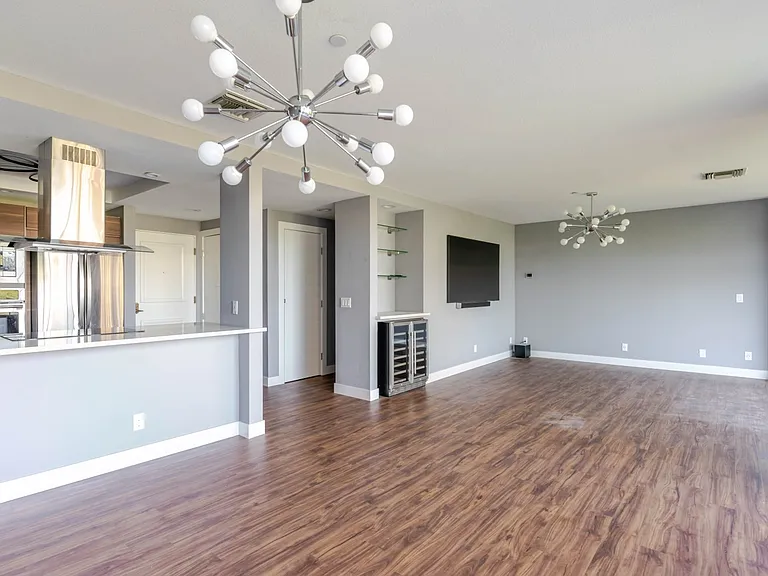 880 W 1st St #712 — Photo 5