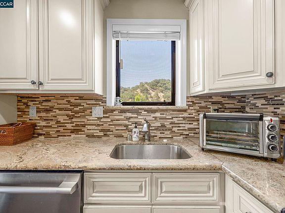 2nd image of 2224 Pine Knoll Dr Unit 8