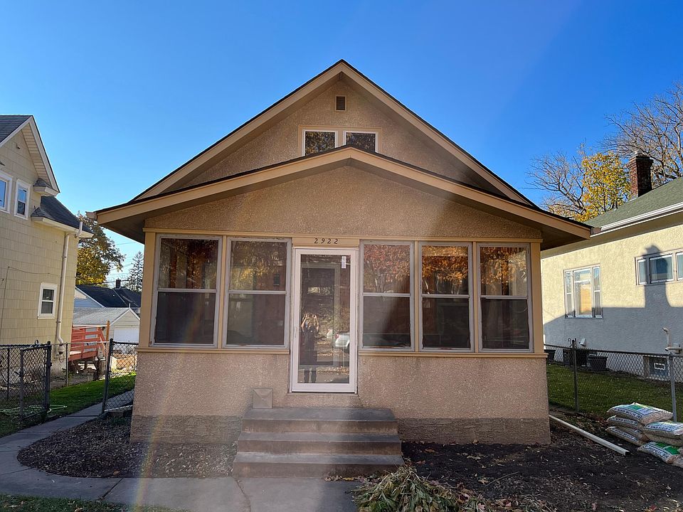 1st image of 2922 Taylor St NE