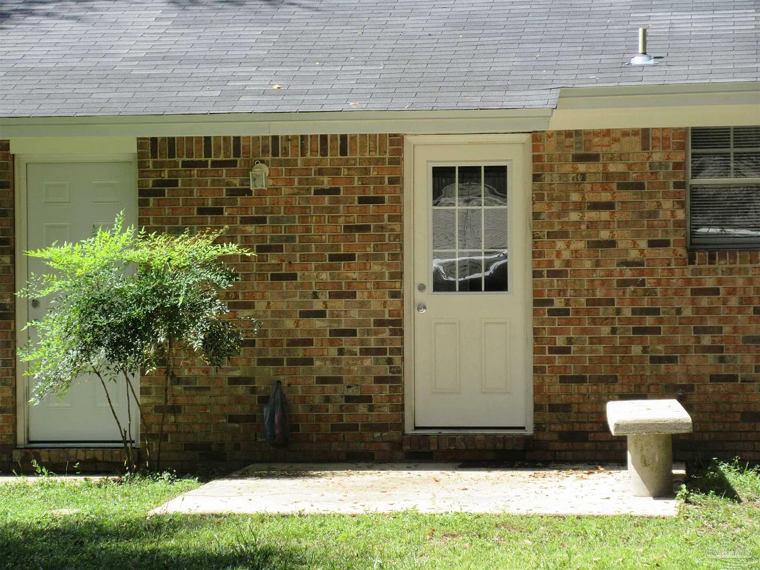4 bed, 1366 sqft, $1,700 — Photo 3