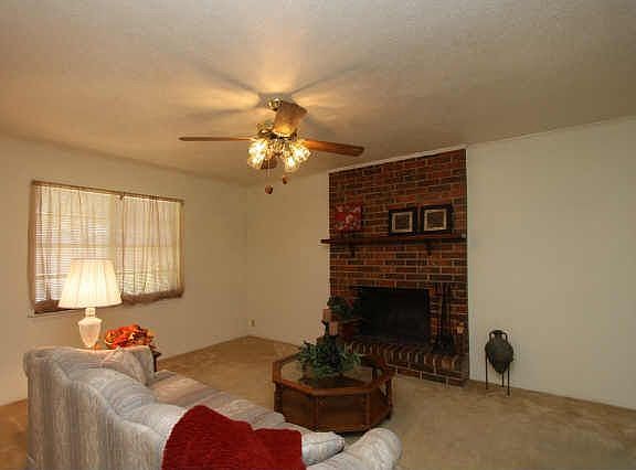 3rd image of 1604 Marlene Dr