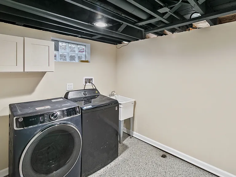 3N425 N Howard Ave — Photo 39