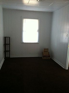 5th image of 919 Miller Ln