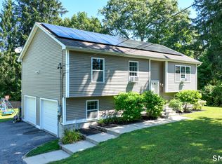 15 Fitch Hill Road, Montville, CT 06382