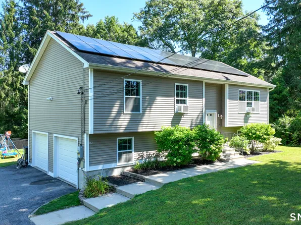 15 Fitch Hill Road, Montville, CT 06382