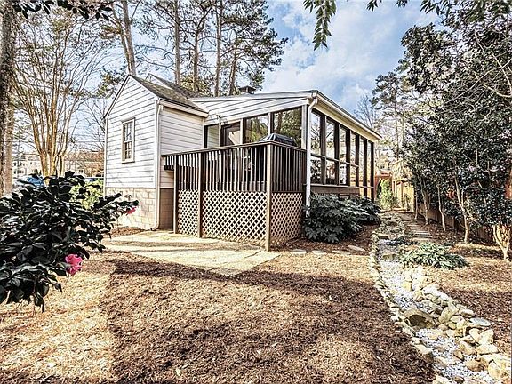 4th image of 205 Old Ivy Rd NE