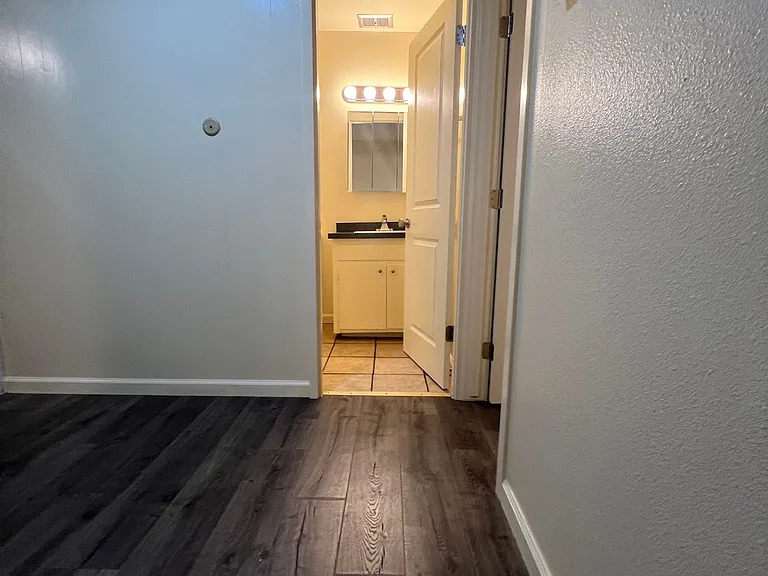 The Loft Apartments — Photo 21