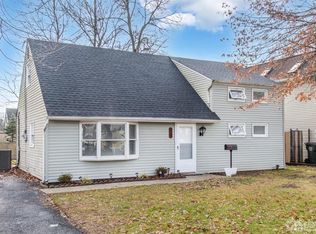 19 David Ct, Colonia, NJ 07067