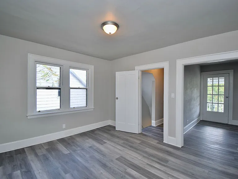 6306 Chandler — Photo 2