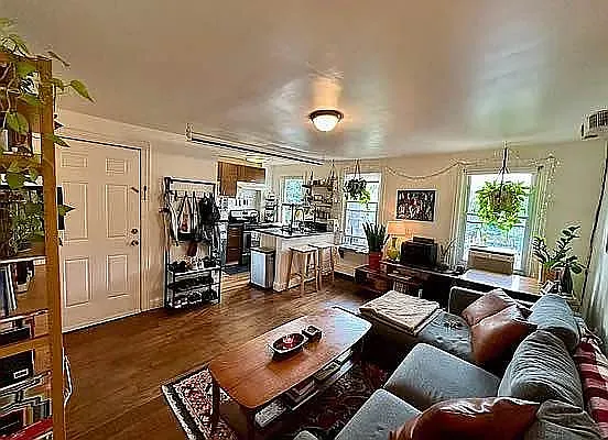 Rented by JB Mac Real Estate Inc. | media 1