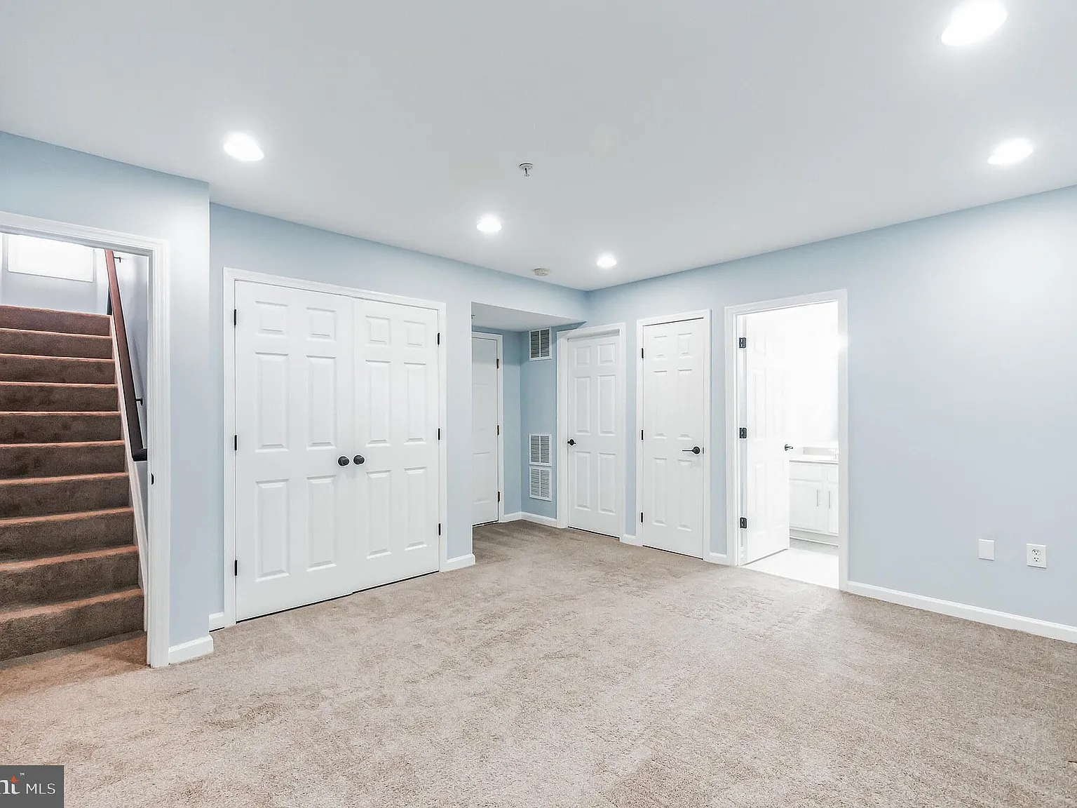 4 bed, 3.5 bath, 2094 sqft, $2,600 — Photo 3