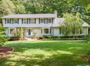 7 Whispering Pines Dr, Signal Mountain, TN 37377