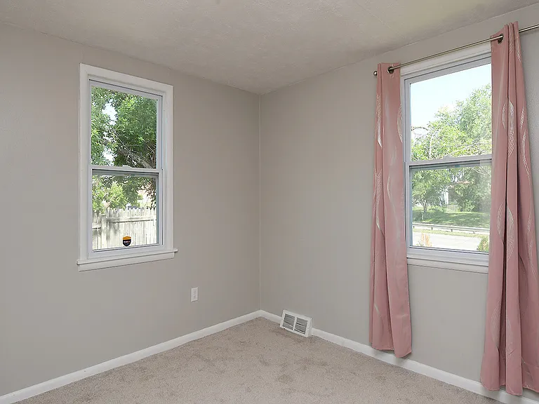 9635 Maple St — Photo 13