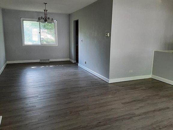 3rd image of 548 N Ashbury Ave