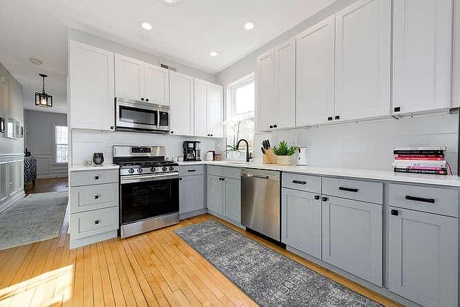 1st image of 3814 N Albany Ave #2