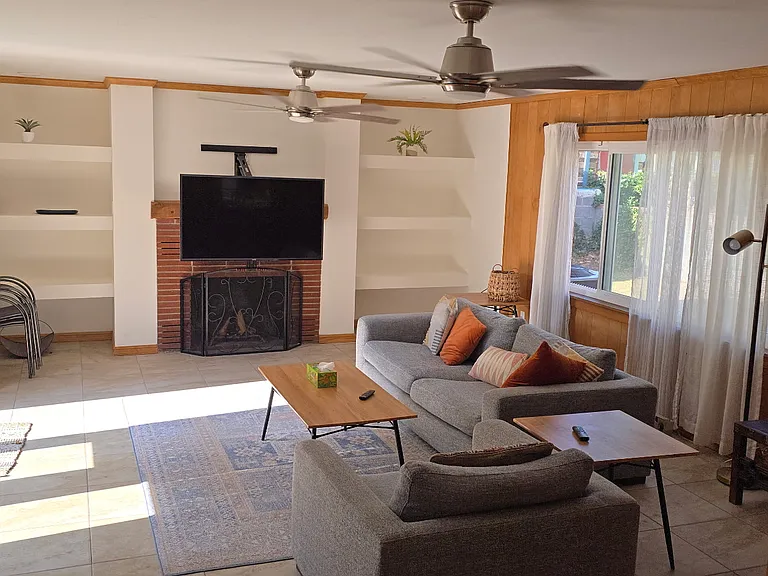 4220 Broadmoor Ave NE — Photo 5