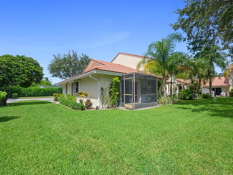6371 Boca Cir — Photo 2