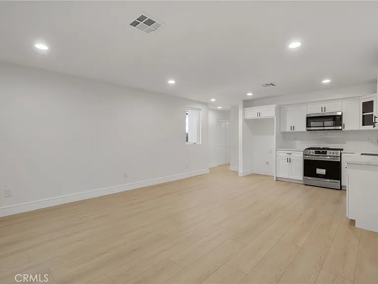2708 S Cochran St — Photo 6