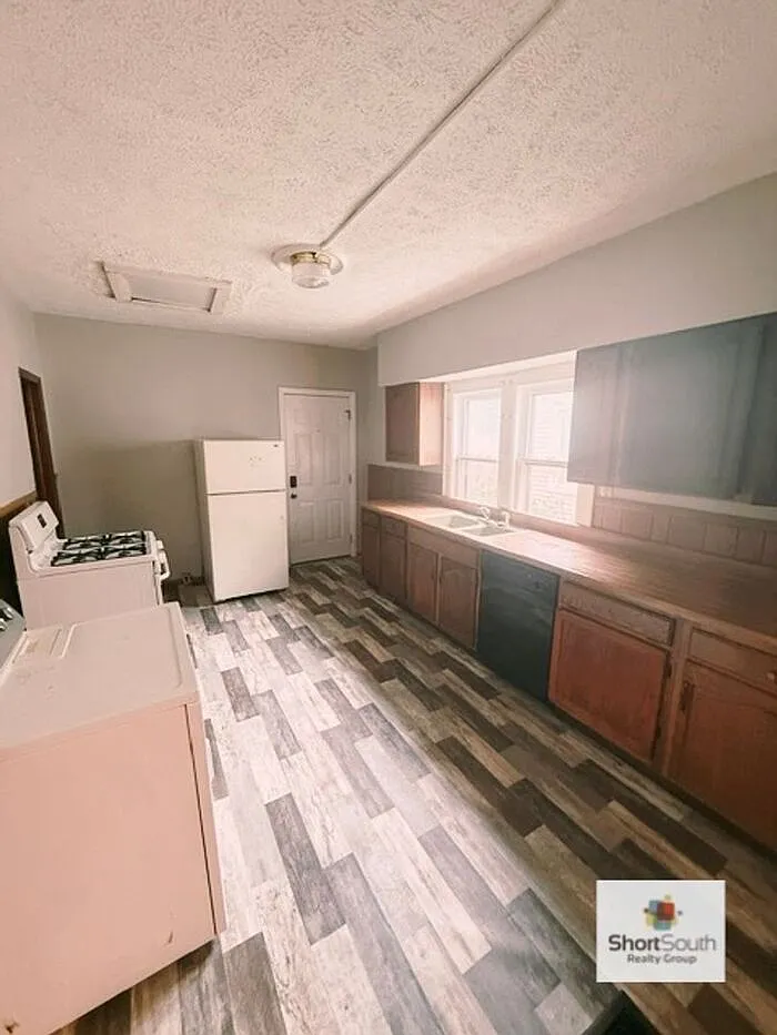 2 bed, 1.0 bath, 1100 sqft, $1,150 — Photo 4