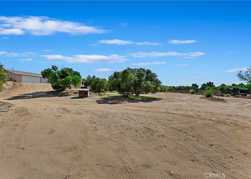 11221 Omelveny Rd, Oak Hills, CA 92344 Zillow