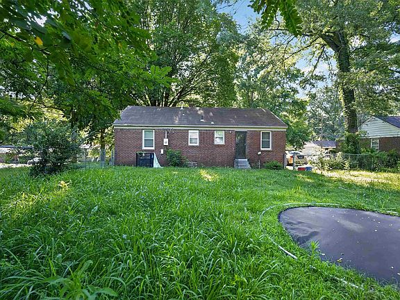 3rd image of 3117 Saint Charles Dr
