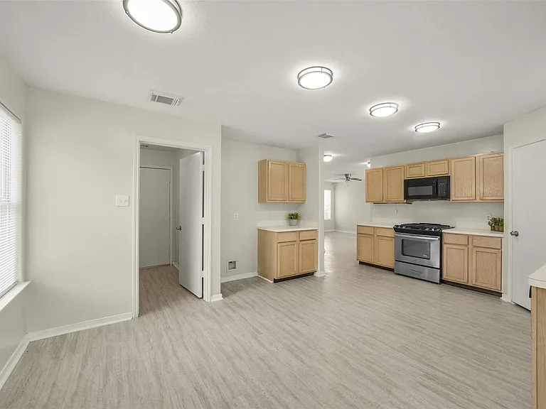 839 Autumn Point Ln — Photo 18
