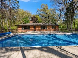 9555 Dunewood Dr, Bridgman, MI 49106