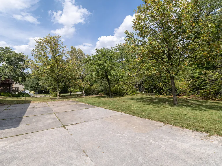 3310 Belle Meade Dr — Photo 32