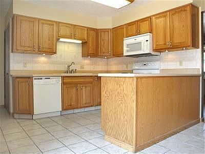 5th image of 4681 Barrington Dr