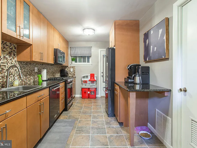509 S 5th St — Photo 11