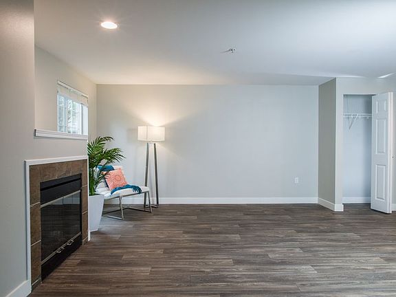 2nd image of 10710 SE 256th St APT D-101
