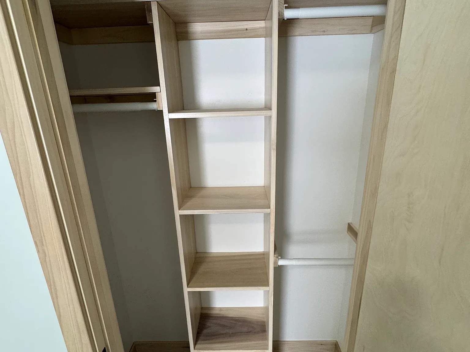 2 bed, 888 sqft, $1,385 — Photo 3