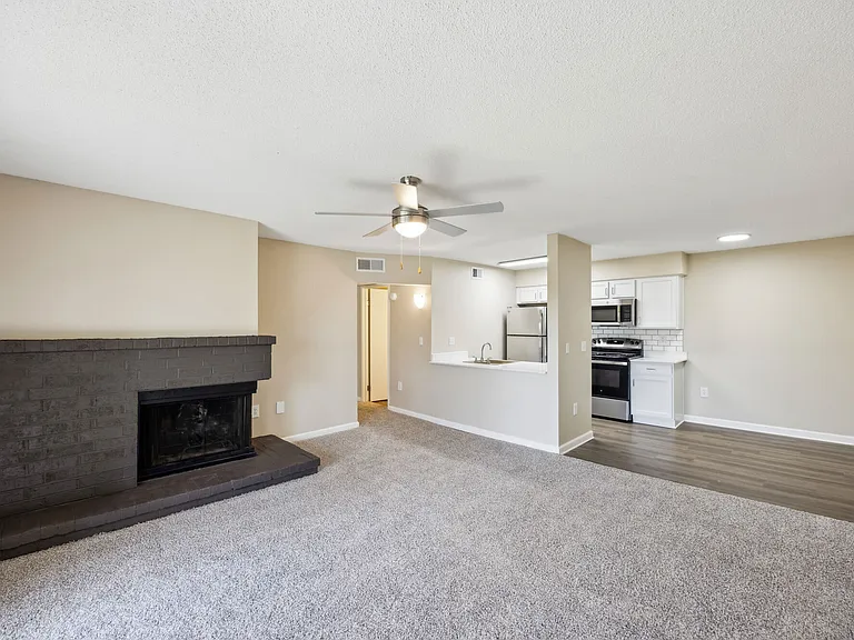 Cypress Pointe — Photo 29