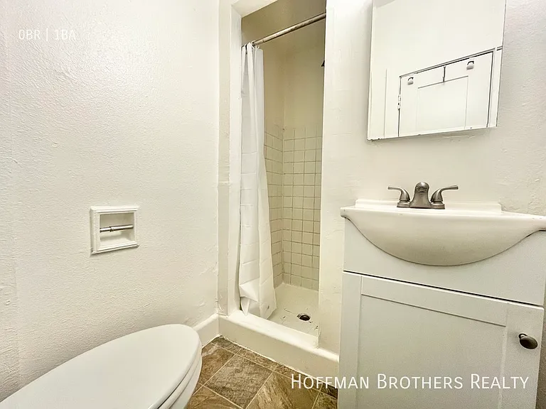 1735 N Gramercy Pl #211 — Photo 5