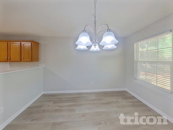 5th image of 2177 Red Oak Cir