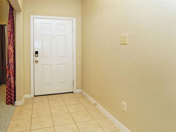 5th image of 2113 Sun Creek Dr