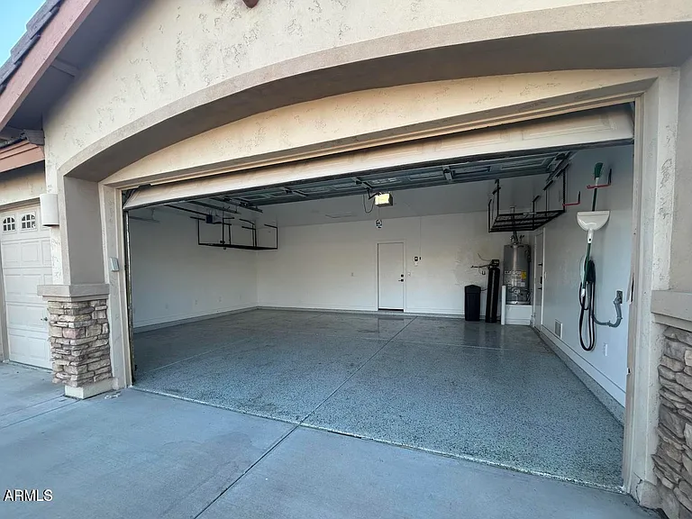 2720 N Sterling — Photo 3