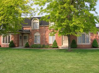 2402 Rockspring Rd, Toledo, OH 43614