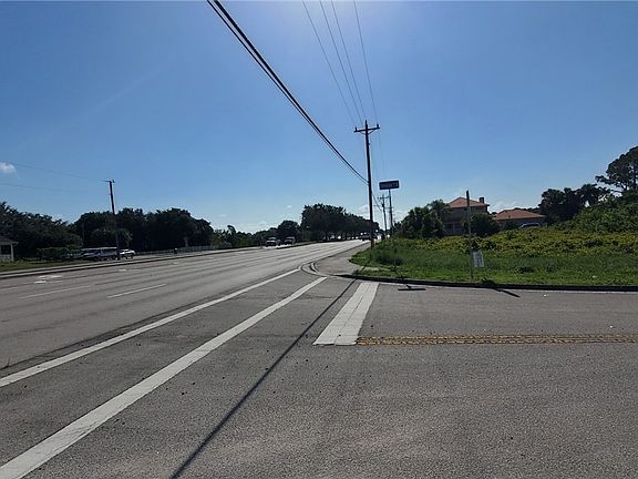 3rd image of 3717 Lee Blvd