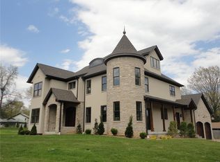 600 Essex Ct, Kirkwood, MO