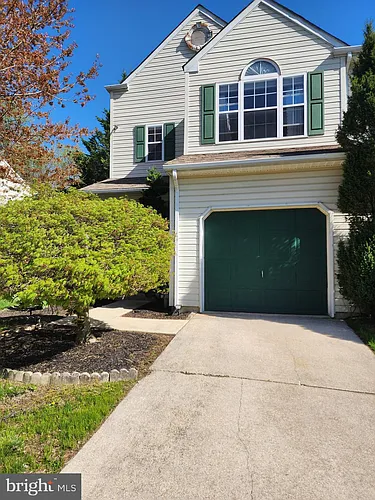 922 Glackens Ln Photo 1