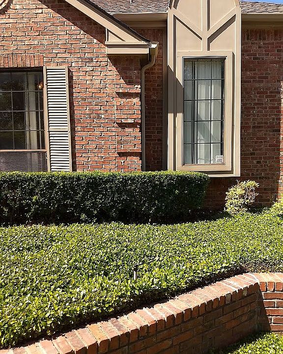 2nd image of 5955 Lindenshire Ln