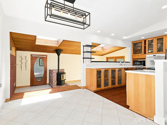 3rd image of 17224 Beach Dr NE