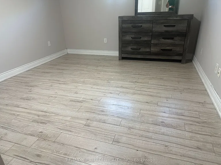 16 Montavista St #BASEMENT — Photo 5