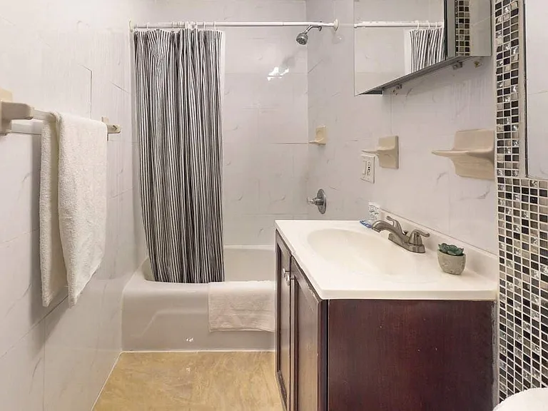 240 E 28th St #8 — Photo 10
